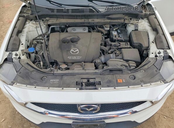 JM3KFBDL0H0200130 2017 MAZDA CX-5 White Vista del compartimento del motor