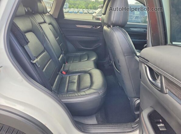 JM3KFBDL0H0211953 2017 MAZDA CX-5 White Widok wnętrza z tyłu
