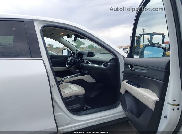JM3KFBDL5H0114425 2017 MAZDA CX-5 Белый Вид салона спереди