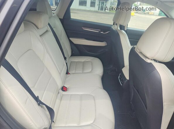 JM3KFBDL6H0186542 2017 MAZDA CX-5 Black Widok tylnych siedzeń