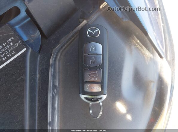 JM3KFBDL7H0227681 2017 MAZDA CX-5 Blue Vista del salpicadero
