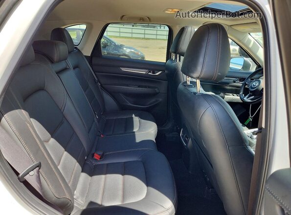 JM3KFBDM0K0620244 2019 MAZDA CX-5 White Vista interior trasera