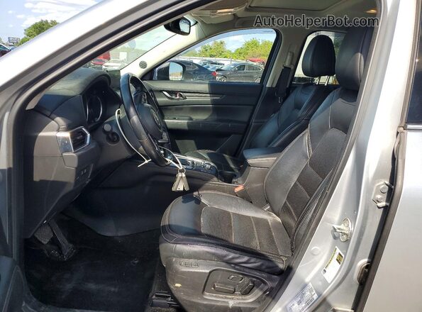 JM3KFBDM2J0433165 2018 MAZDA CX-5 Silver Front interior view