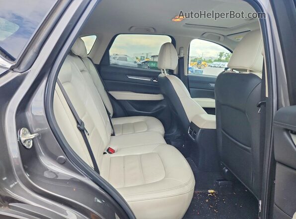 JM3KFBDM3M1499528 2021 MAZDA CX-5 Gray Widok wnętrza z tyłu