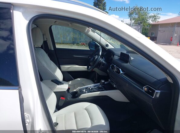 JM3KFBDM8L0735224 2020 MAZDA CX-5 White Front interior view