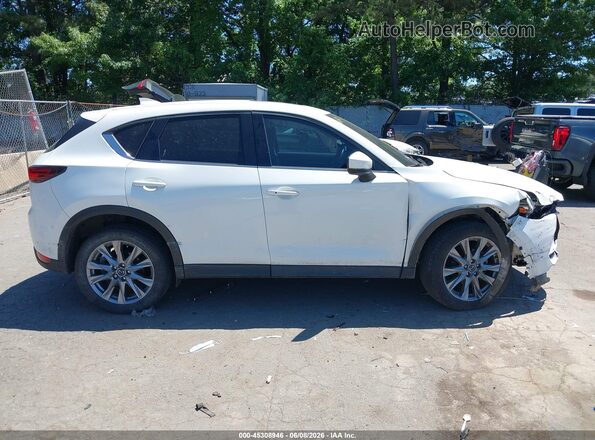 JM3KFBDM8M1478917 2021 MAZDA CX-5 White Widok wnętrza z tyłu