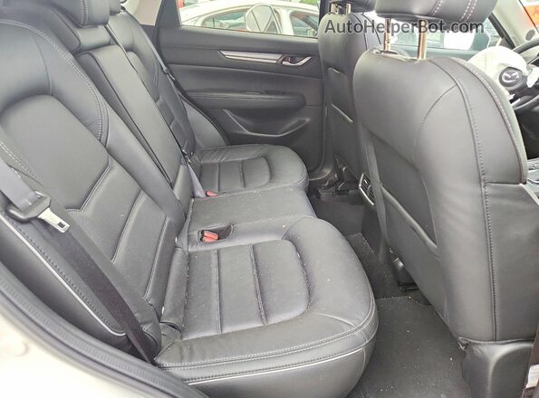 JM3KFBEM1S0725891 2025 MAZDA CX-5 White უკანა სალონის ხედი