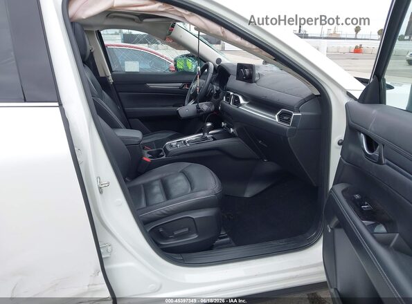 JM3KFBEM6R0390010 2024 MAZDA CX-5 White Front interior view