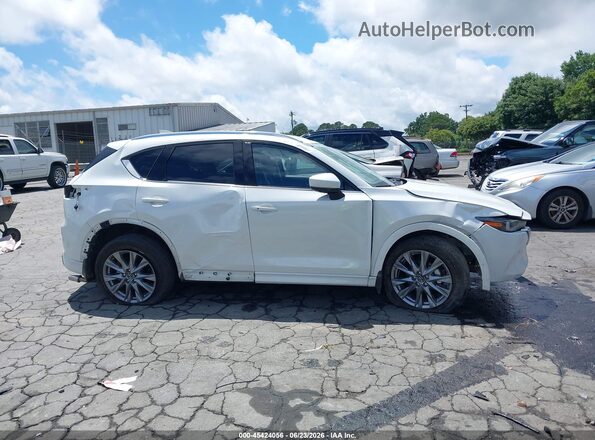 JM3KFBEM9S0570734 2025 MAZDA CX-5 White Սալոնի հետևի տեսք