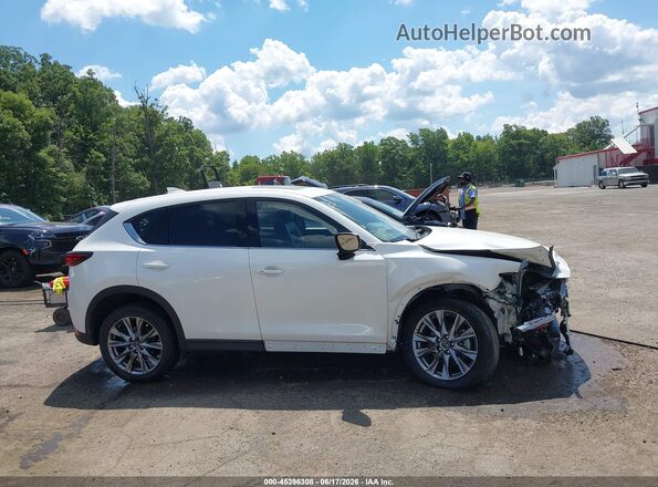 JM3KFBEY7M0378055 2021 MAZDA CX-5 White Widok wnętrza z tyłu