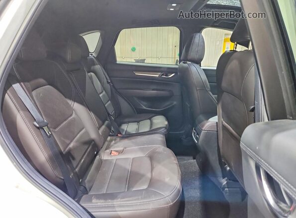 JM3KFBXY6R0373935 2024 MAZDA CX-5 White Widok wnętrza z tyłu