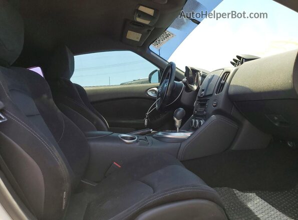 JN1AZ4EH7HM951027 2017 NISSAN 370Z White Вид задніх сидінь