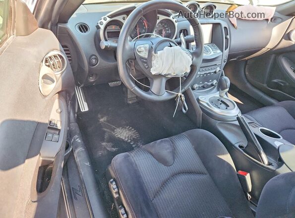 JN1AZ4EHXHM952706 2017 NISSAN 370Z Gray Вид панелі приладів