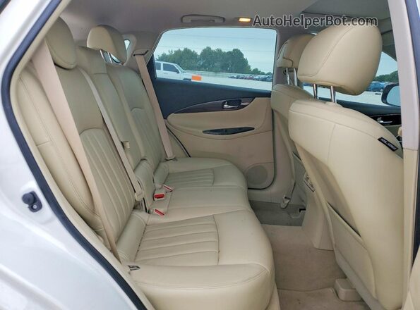 JN1BJ0RP8HM385434 2017 INFINITI QX50 White Vista interior trasera