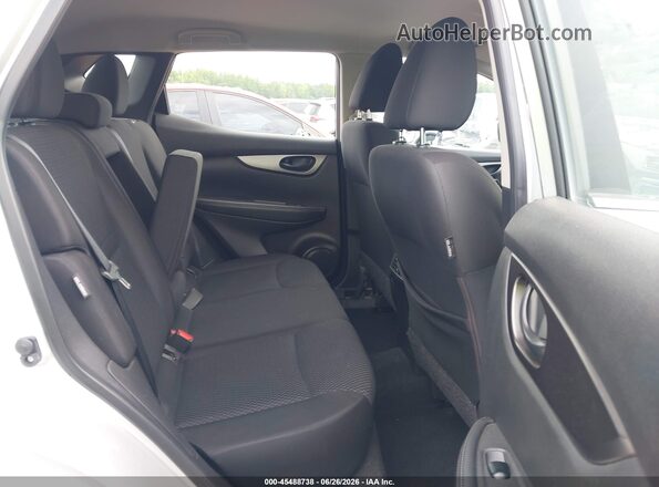 JN1BJ1AV2MW301056 2021 NISSAN ROGUE Silver VIN sticker view