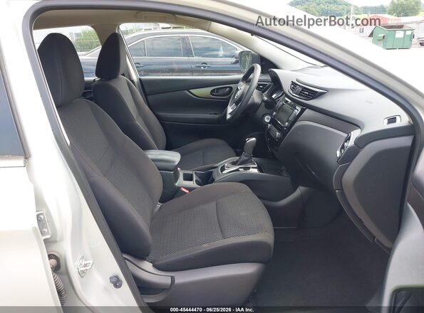 JN1BJ1AW8MW423218 2021 NISSAN ROGUE Silver Front interior view