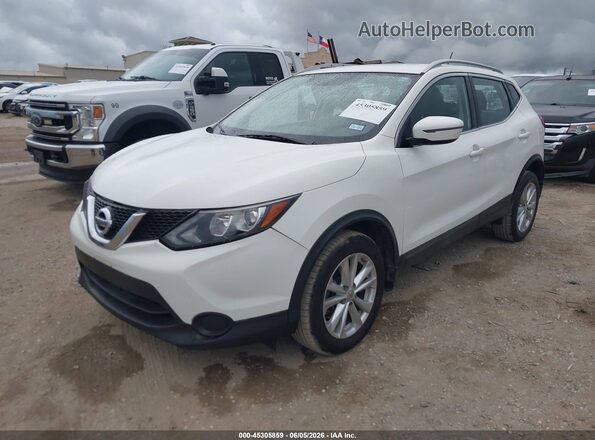 JN1BJ1CP0HW010608 2017 NISSAN ROGUE Белый Передняя левая четверть
