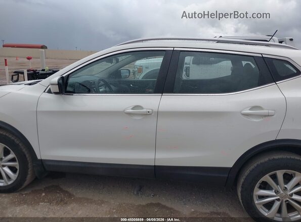 JN1BJ1CP0HW010608 2017 NISSAN ROGUE Белый 