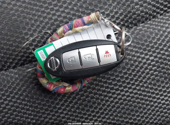 JN1BJ1CP0HW010608 2017 NISSAN ROGUE Белый Вид панели приборов