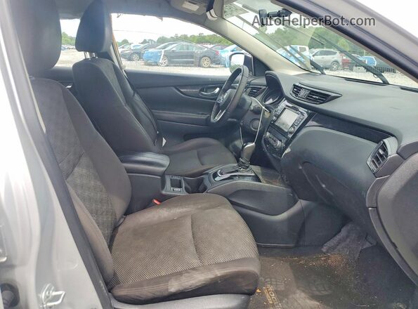JN1BJ1CP2HW003305 2017 NISSAN ROGUE Silver 