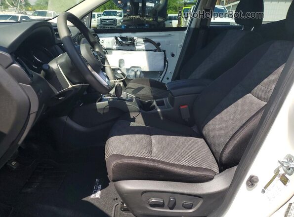 JN1BJ1CP3HW013129 2017 NISSAN ROGUE White Front interior view