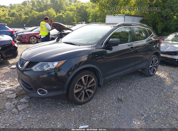 JN1BJ1CP3HW015916 2017 NISSAN ROGUE Black წინა მარცხენა ხედი სამი მეოთხედიდან