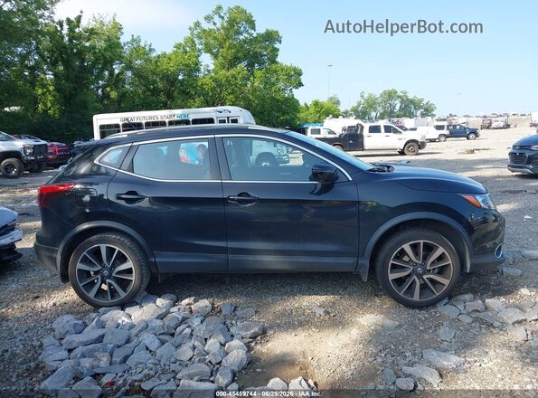 JN1BJ1CP3HW015916 2017 NISSAN ROGUE Black უკანა სალონის ხედი