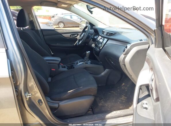 JN1BJ1CP4JW153602 2018 NISSAN ROGUE Gray Вид салону спереду