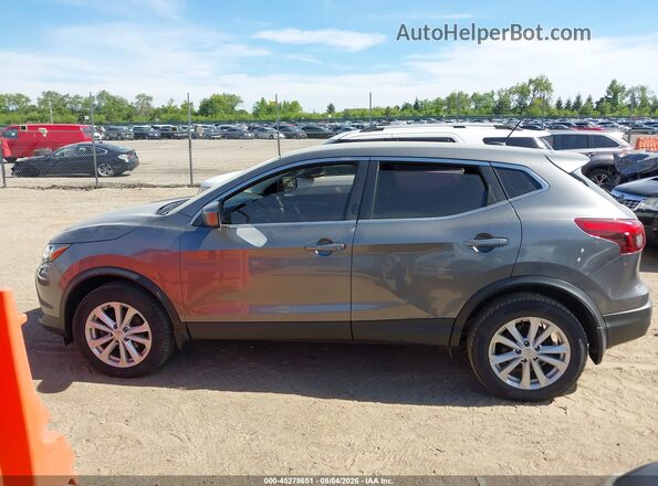 JN1BJ1CP4JW153602 2018 NISSAN ROGUE Gray 