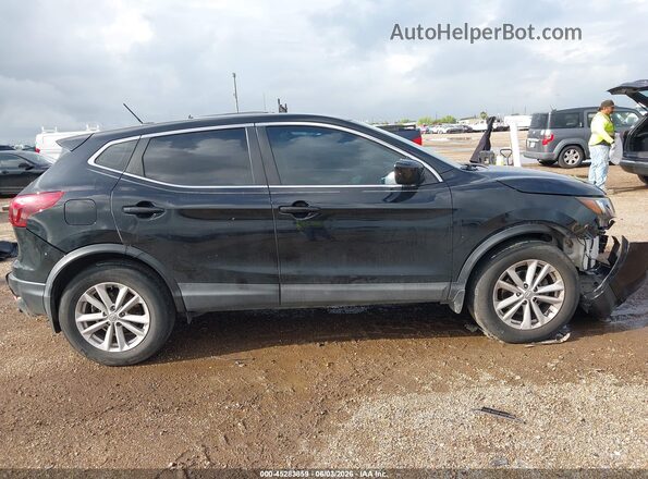 JN1BJ1CP6HW013836 2017 NISSAN ROGUE Black Widok wnętrza z tyłu