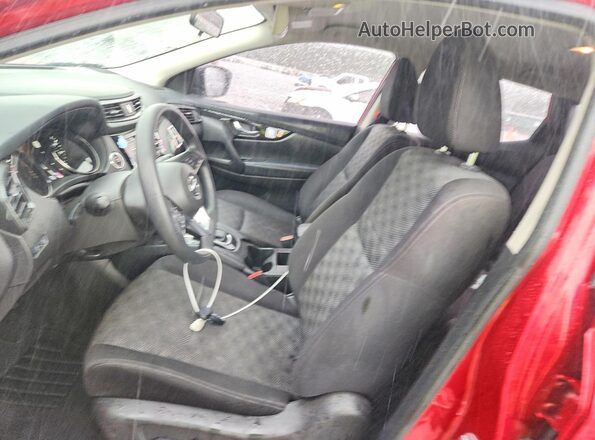 JN1BJ1CPXHW010082 2017 NISSAN ROGUE Red Вид салону спереду