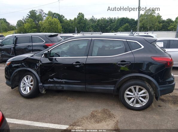 JN1BJ1CPXJW159209 2018 NISSAN ROGUE Black 
