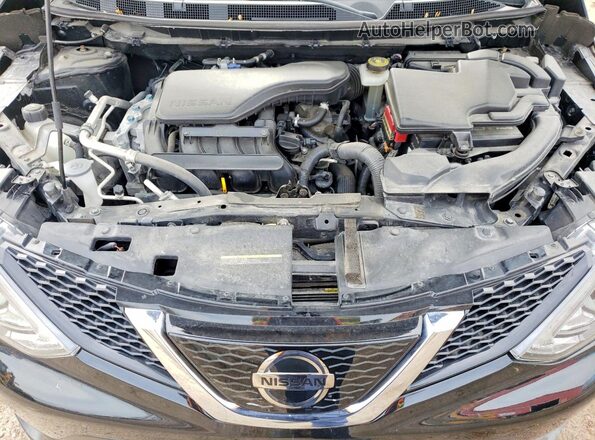 JN1BJ1CPXJW187060 2018 NISSAN QASHQAI Black Vista del compartimento del motor