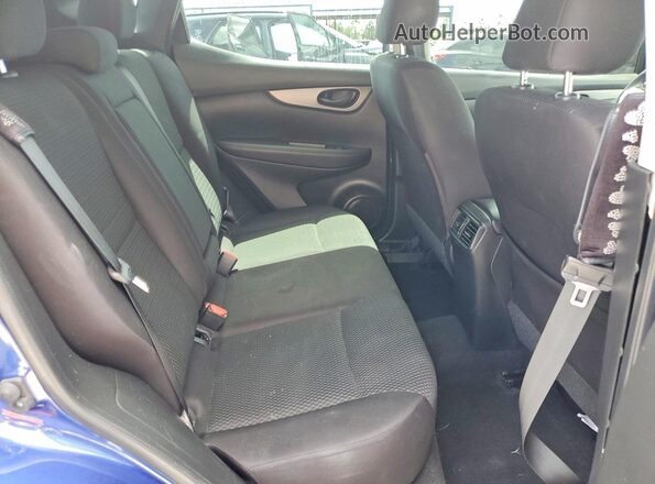 JN1BJ1CPXKW244424 2019 NISSAN ROGUE Blue Rear interior view
