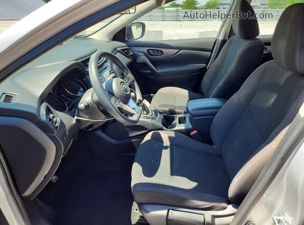 JN1BJ1CR4HW129084 2017 NISSAN ROGUE Серебряный 