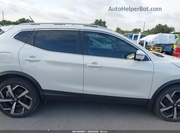 JN1BJ1CW6NW486381 2022 NISSAN ROGUE White Vista interior trasera