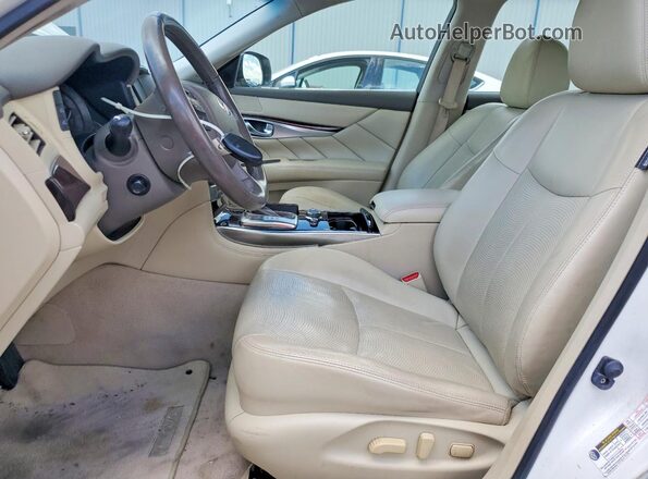 JN1BY1PR6GM721229 2016 INFINITI Q70L White Front interior view