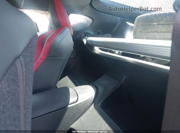 JN1BZ4BH9RM367500 2024 NISSAN Z Black VIN կոդի պիտակի տեսք