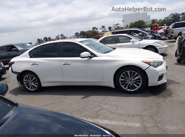JN1CV7AP6JM400032 2018 INFINITI Q50 White Rear interior view
