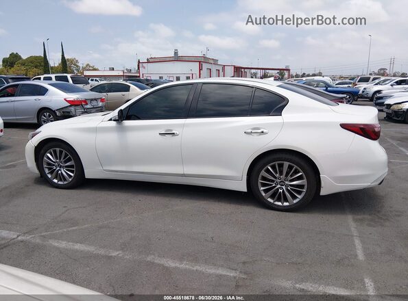 JN1CV7AP6JM400032 2018 INFINITI Q50 White 360 interior view