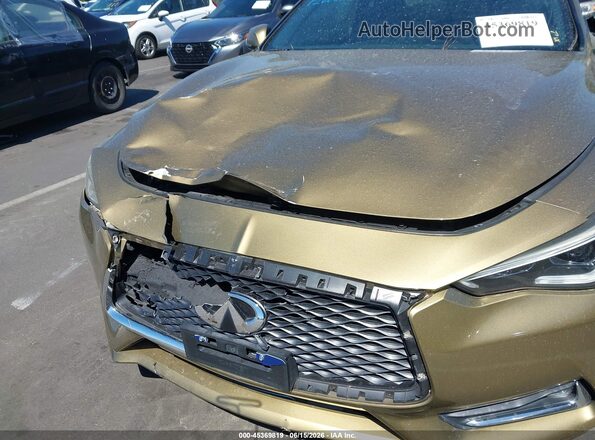 JN1CV7EK6JM200217 2018 INFINITI Q60 Gold Вид спереду