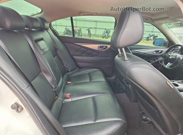 JN1EV7AP0LM205605 2020 INFINITI Q50 White Vista de los asientos traseros