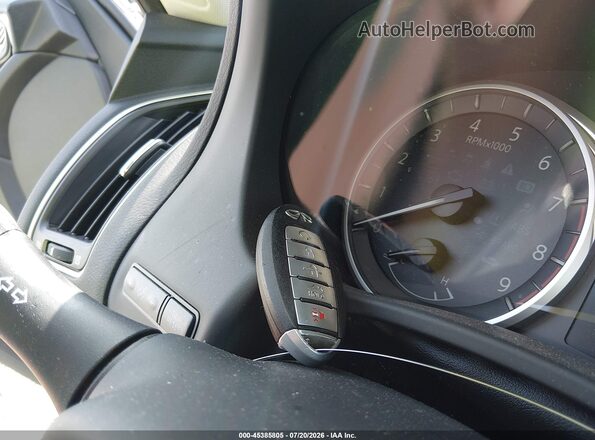 JN1EV7AP1JM358149 2018 INFINITI Q50 White Widok deski rozdzielczej