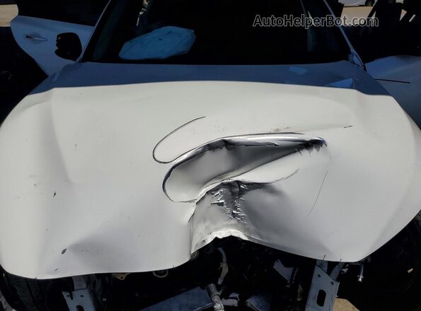 JN1EV7AP2KM515902 2019 INFINITI Q50 White Vista interior trasera