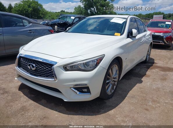 JN1EV7AP3JM366527 2018 INFINITI Q50 White Przód lewy