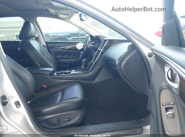 JN1EV7AP3JM590395 2018 INFINITI Q50 Silver Вид салону спереду