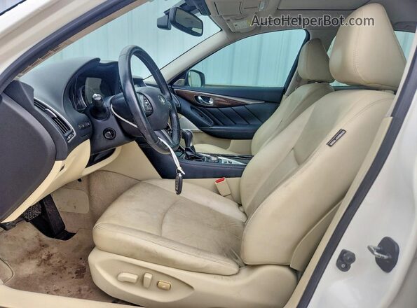 JN1EV7AP4HM733705 2017 INFINITI Q50 White Vista interior delantera