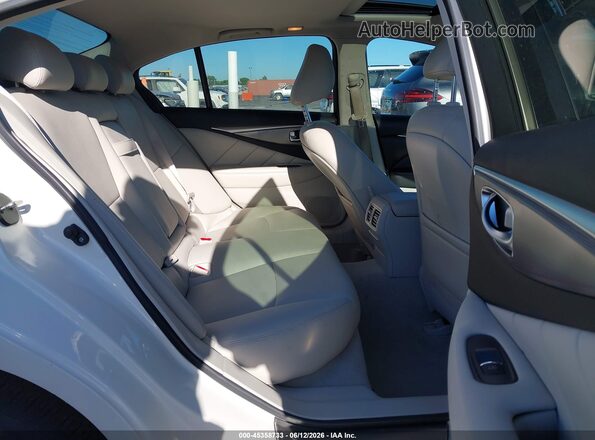 JN1EV7AP4HM740721 2017 INFINITI Q50 White VIN կոդի պիտակի տեսք