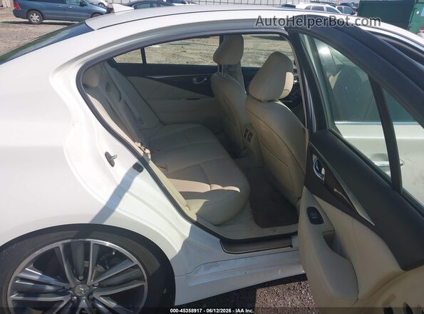 JN1EV7AP7HM732077 2017 INFINITI Q50 White VIN կոդի պիտակի տեսք