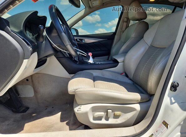 JN1EV7AP7JM353702 2018 INFINITI Q50 White Widok wnętrza z przodu